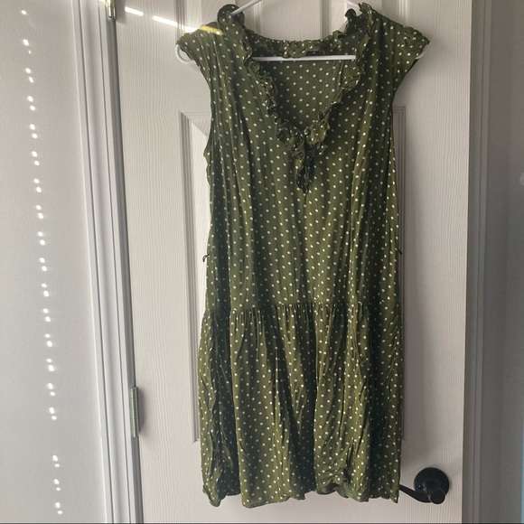 Old Navy Dresses & Skirts - Old Navy Olive Green Polka Dot Dress - Size Small